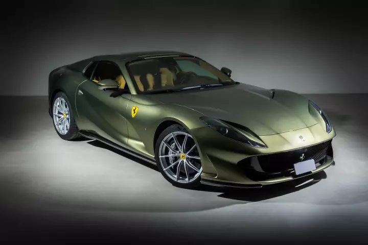 Ferrari 812 GTS painted in Verde Masoni