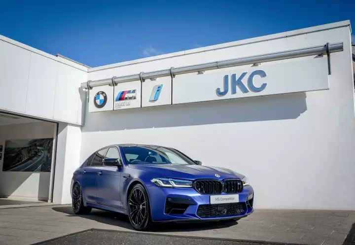 BMW M5 (F90) painted in Frozen Portimao Blue