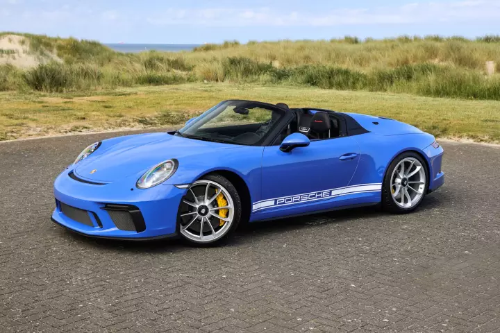 Porsche 911 Speedster (991) painted in Maritime Blue