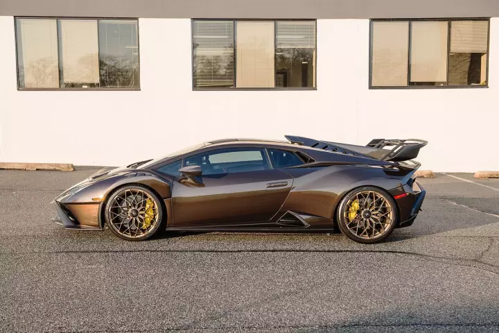 Lamborghini Huracán STO (LP640-2) painted in Marrone Alcestis