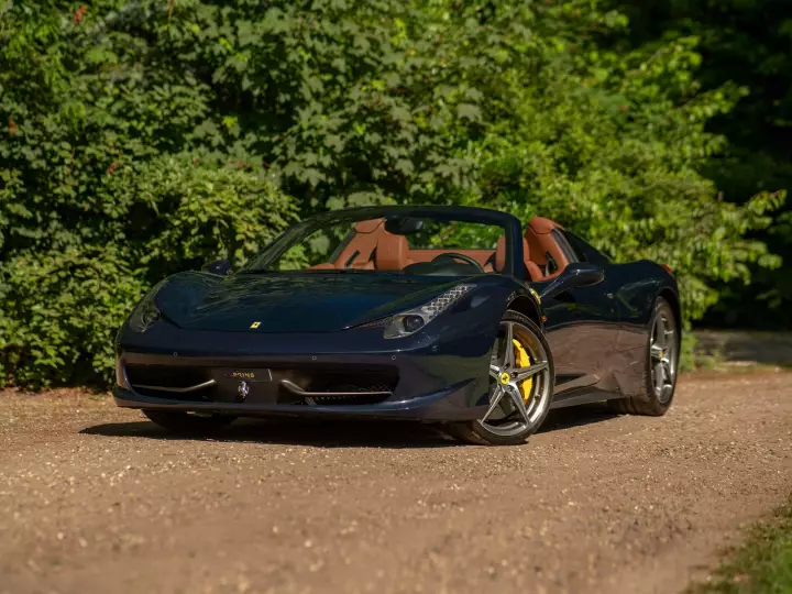 Ferrari 458 Spider painted in Blu Pozzi