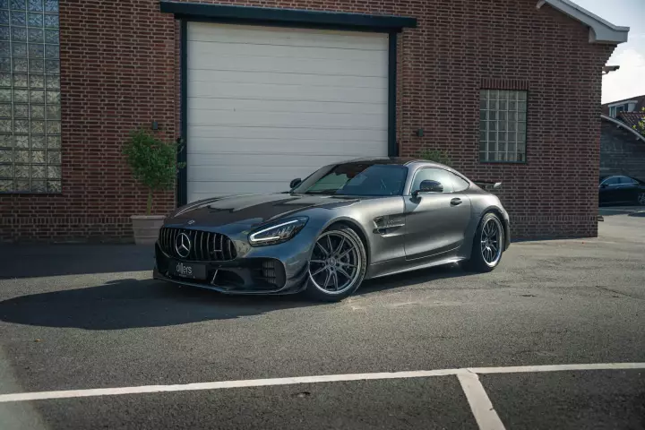 Mercedes-AMG GT R Pro painted in Selenite Grey