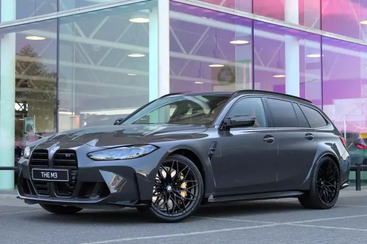 BMW M3 Touring (G81) painted in Grey Black