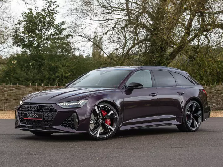 Audi RS6 Avant (C8) painted in Merlin