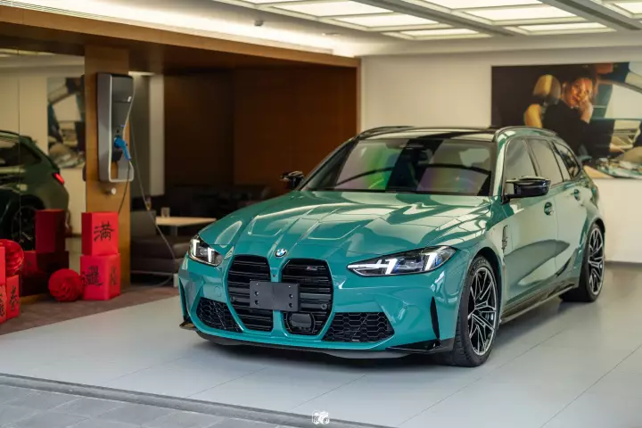 BMW M3 Touring (G81) painted in Smyrna Green