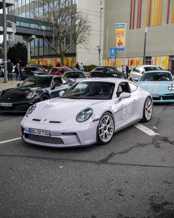 Porsche 911 S/T (992) painted in Moon Gem