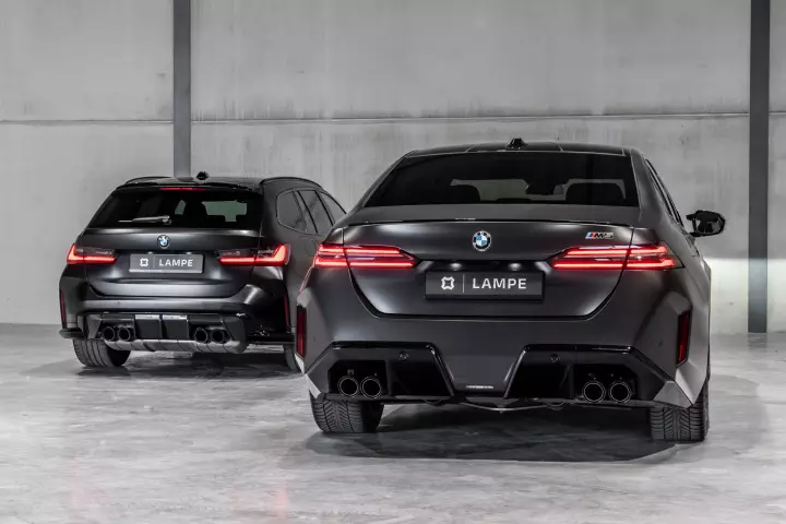 Frozen Black vs Frozen Deep Grey