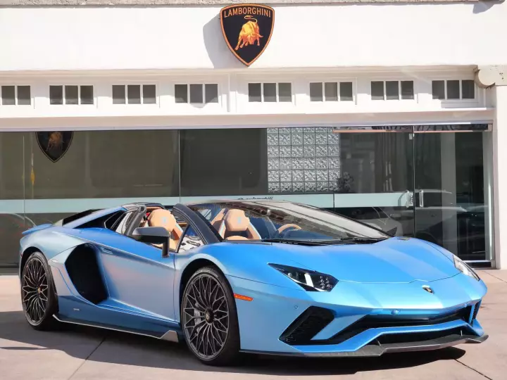 Lamborghini Aventador Ultimae Roadster (LP780-4) painted in Blu Arione