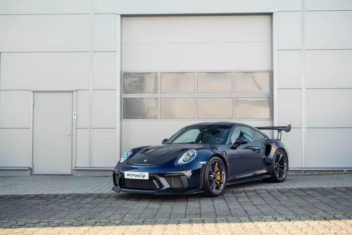Porsche 911 GT3 RS (991.2) painted in Night Blue Metallic