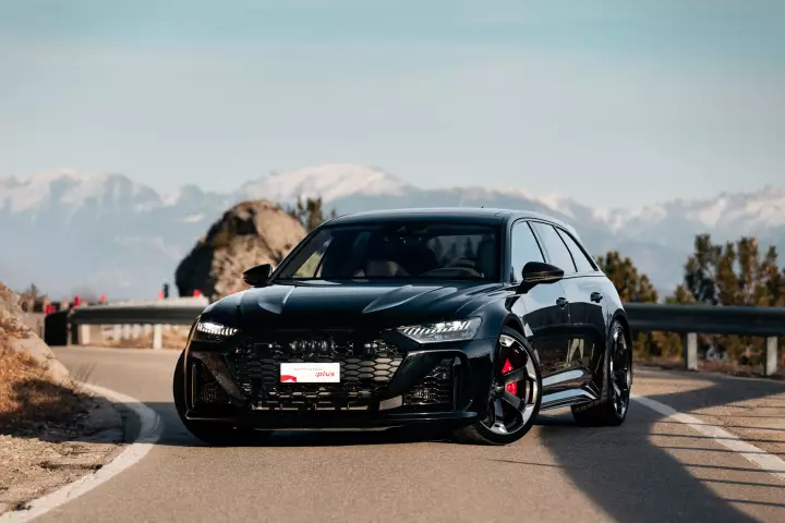 Audi RS6 Avant GT (C8) painted in Mythos Black