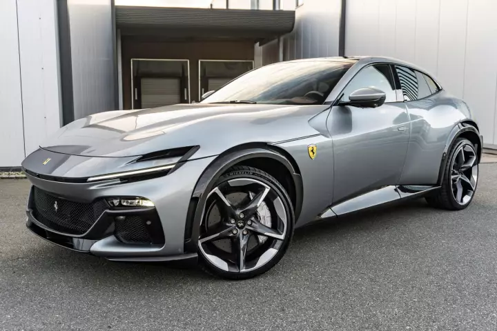 Ferrari Purosangue painted in Grigio Titanio
