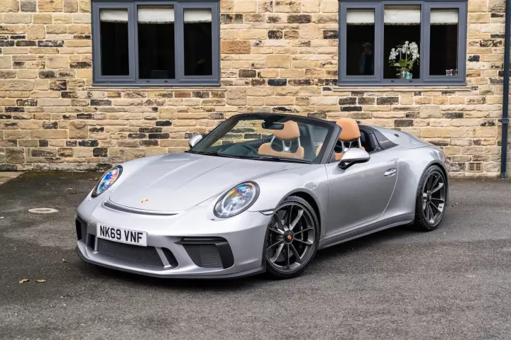 Porsche 911 Speedster (991) painted in GT Silver Metallic