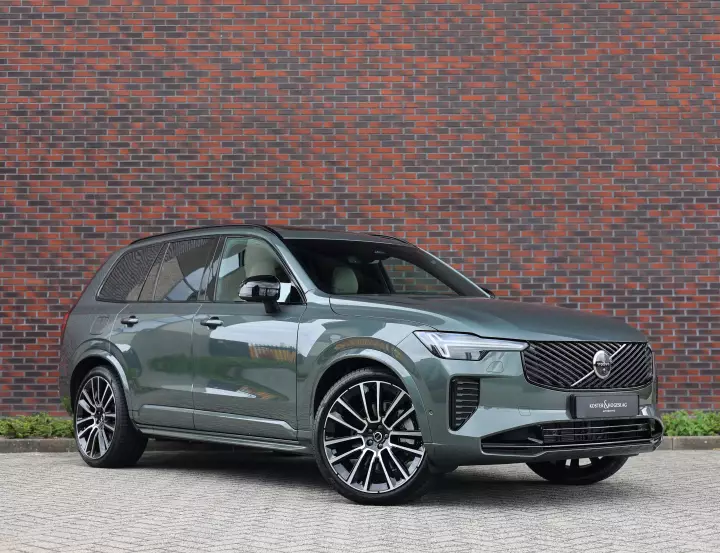 Volvo XC90 (II) painted in Forest Lake
