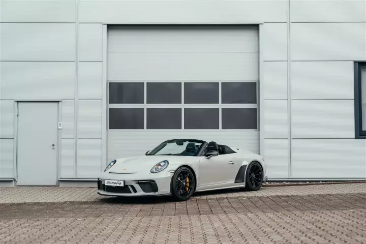 Porsche 911 Speedster (991) painted in Crayon