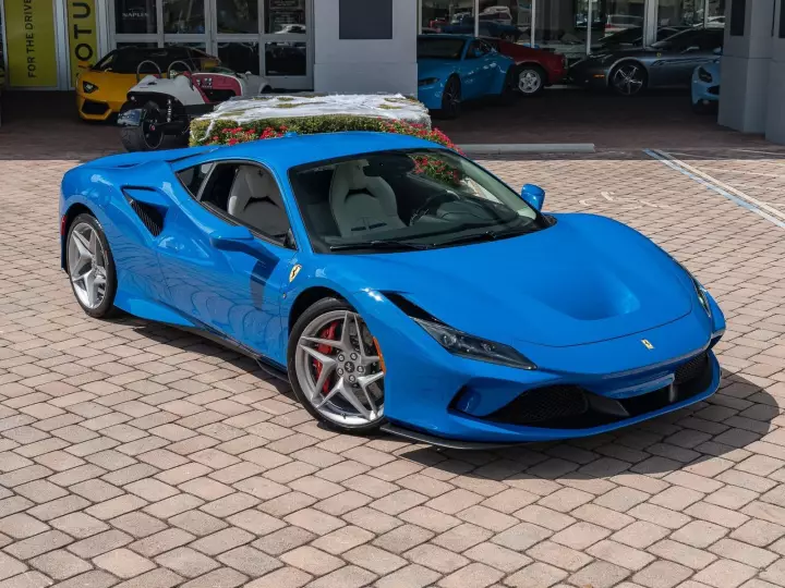 Ferrari F8 Tributo painted in Azzurro Dino