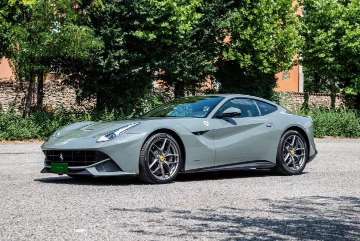 Ferrari F12 Berlinetta painted in Grigio Medio