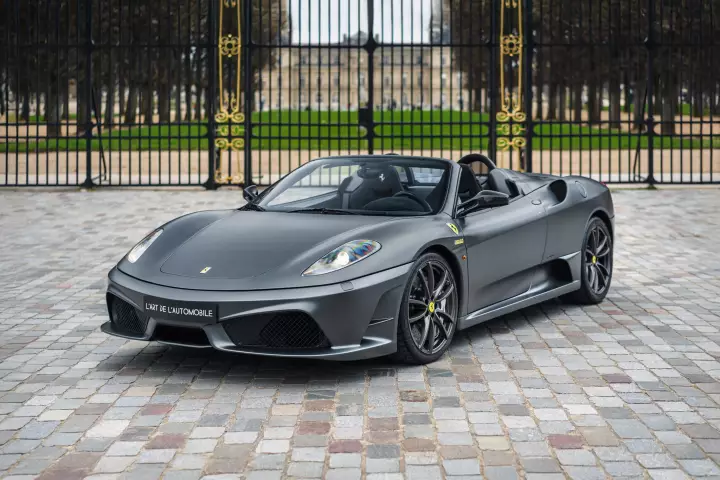 Ferrari Scuderia Spider 16M painted in Grigio Opaco