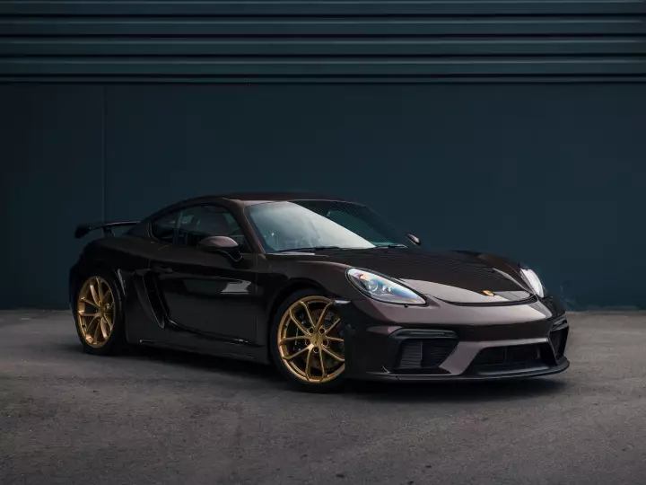Porsche 718 Cayman GT4 (982) painted in Macadamia Metallic