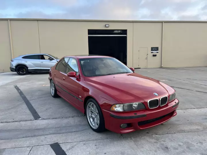 BMW M5 (E39) painted in Imola Red II