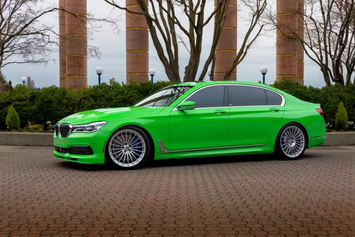 Alpina B7 (G12) painted in Verde Mantis