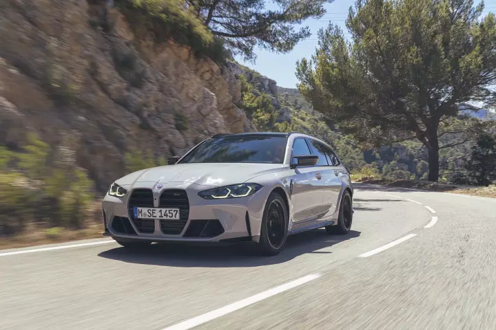 BMW M3 Touring (G81) painted in Crayon