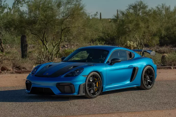 Porsche 718 Cayman GT4 RS (982) painted in South Sea Blue