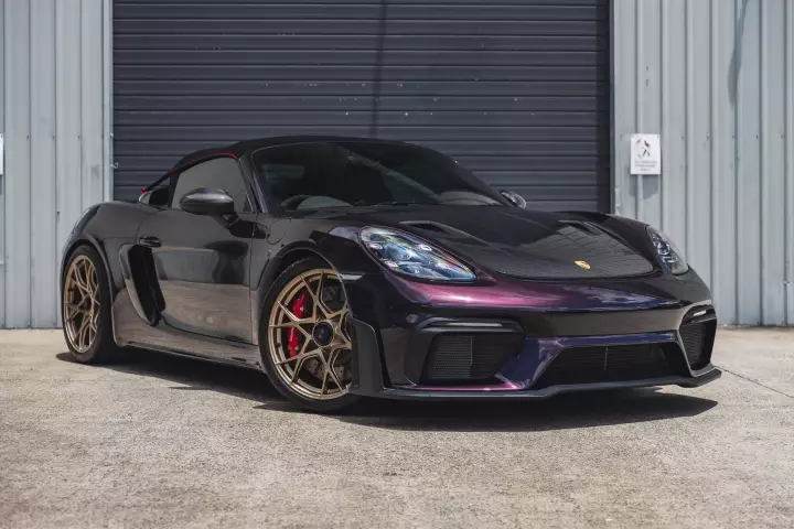 Porsche 718 Spyder RS (982) painted in Amethyst Metallic