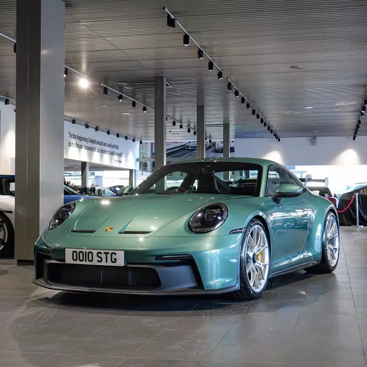 Porsche 911 GT3 (992.1) painted in Racing Green Metallic