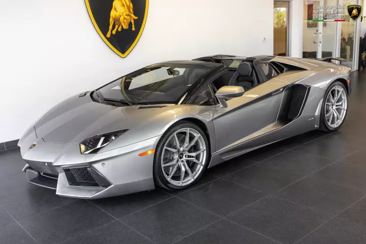 Lamborghini Aventador Roadster (LP700-4) painted in Grigio Antares