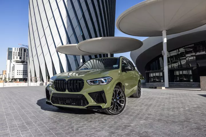 BMW X5 M (G05) painted in Urban Green