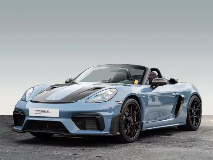 Porsche 718 Spyder RS (982) painted in Etna Blue