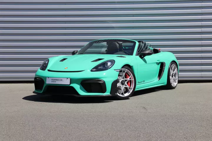 Porsche 718 Spyder RS (982) painted in Lighter Green