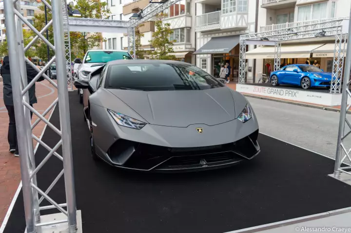 Lamborghini Huracán Performante (LP640-4) painted in Grigio Titans