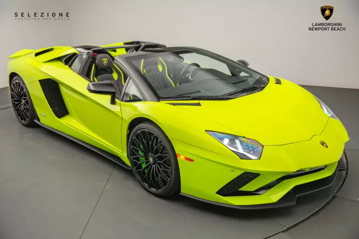 Lamborghini Aventador S Roadster (LP740-4) painted in Verde Singh