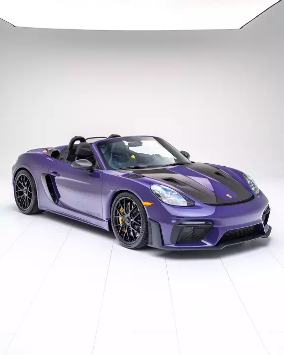 Porsche 718 Spyder RS (982) painted in Ultraviolet