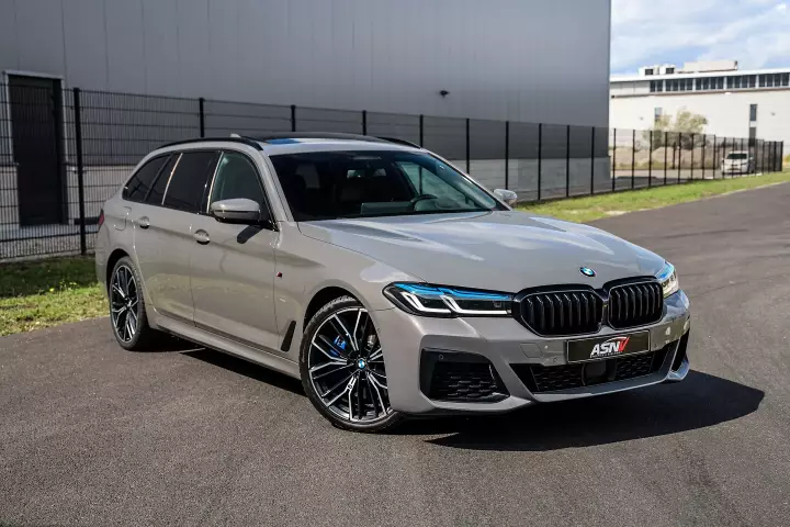BMW 5 Series Touring (G31) painted in Bernina Grey