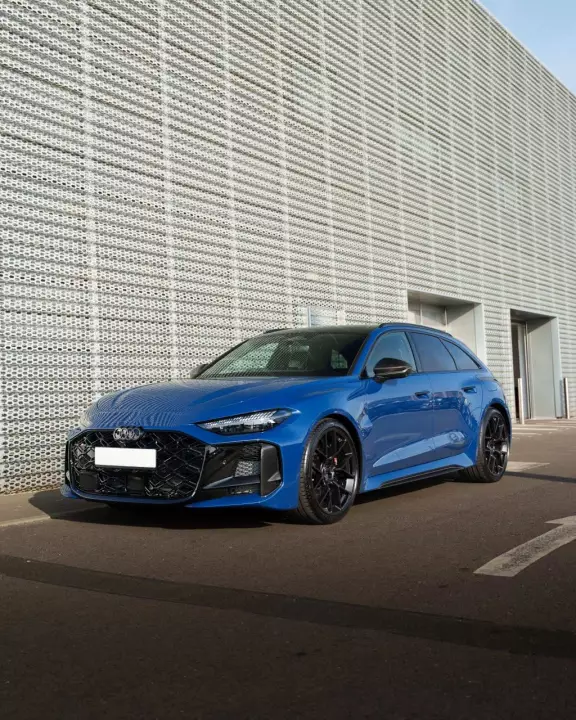 Audi RS5 Avant (B10) painted in Ascari Blue