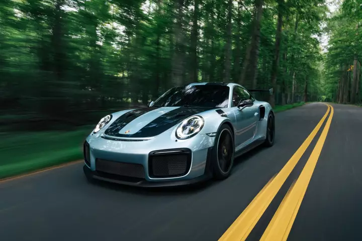 Porsche 911 GT2 RS (991) painted in Azzurro Thetys