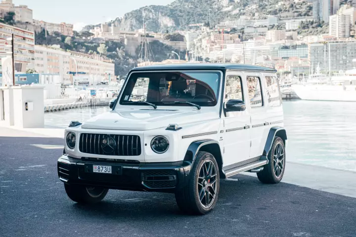 Mercedes-AMG G 63 (W463 Gen 2) painted in Polar White and Black