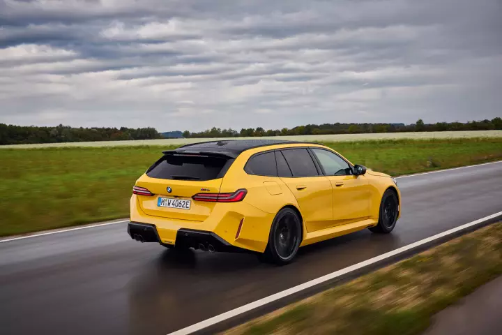 BMW M5 Touring (G99) painted in Speed Yellow