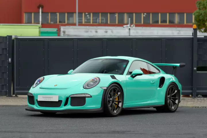 Porsche 911 GT3 RS (991.1) painted in Mint Green
