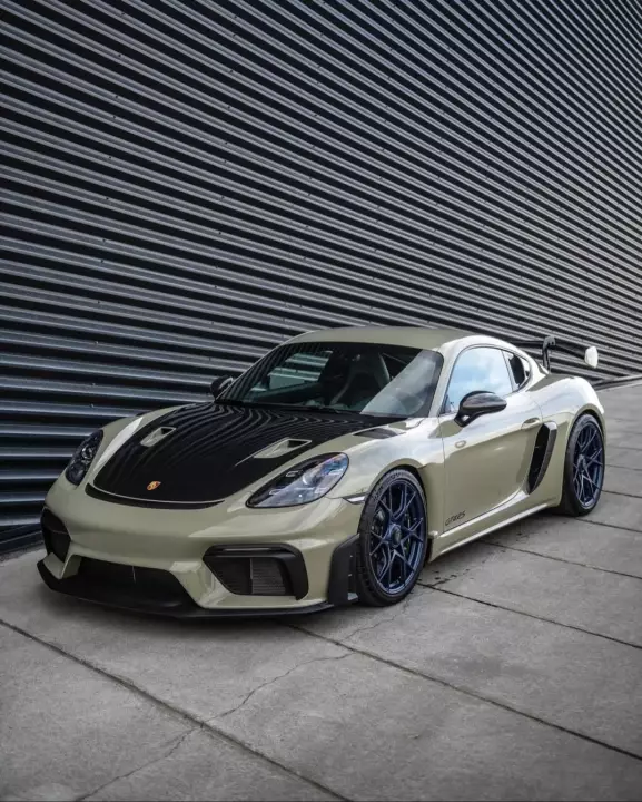 Porsche 718 Cayman GT4 RS (982) painted in Stone Grey