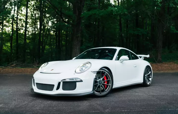 Porsche 911 GT3 (991.1) painted in Pure White