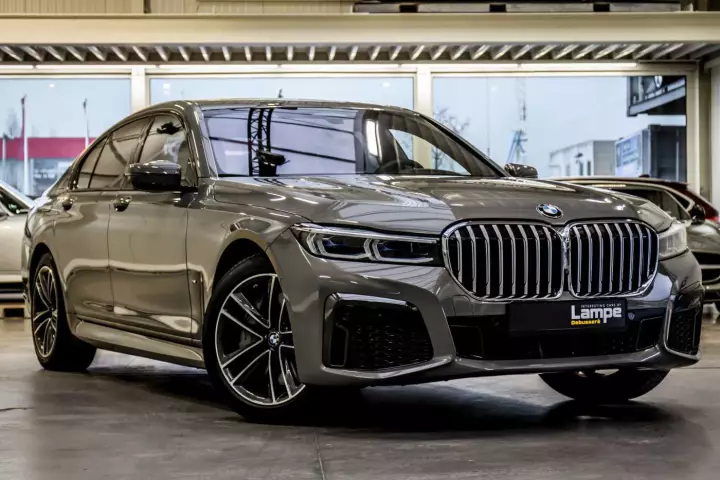 BMW 7 Series (G11) painted in Bernina Grey