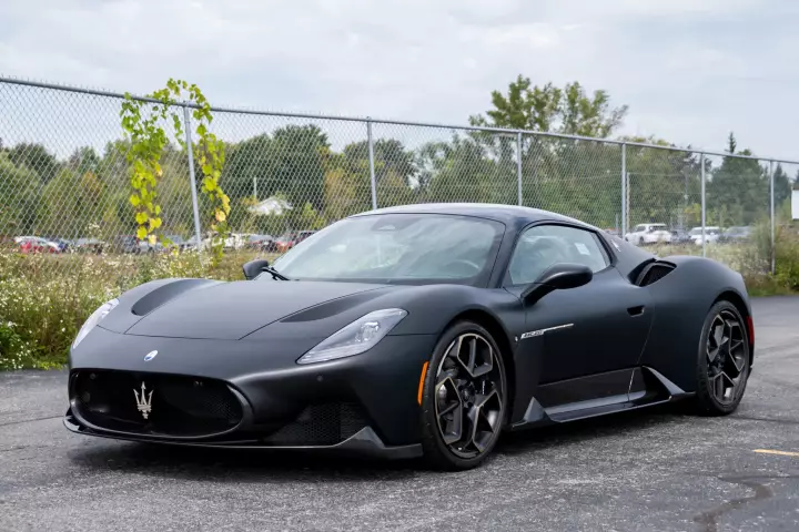 Maserati MC20 Notte painted in Nero Essenza Matte and Nero Essenza
