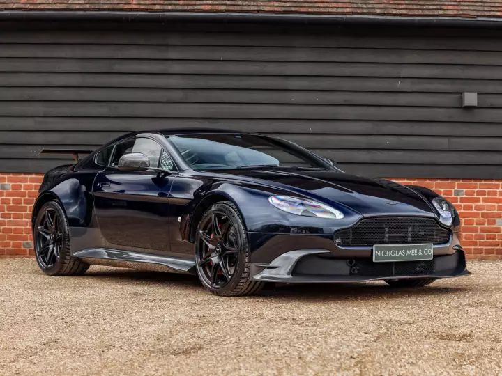 Aston Martin Vantage GT8 painted in Ultramarine Black