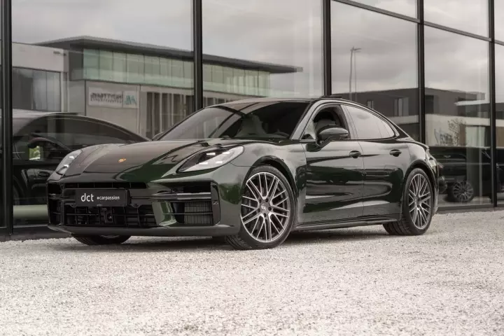 Porsche Panamera (972) painted in Oak Green Metallic Neo