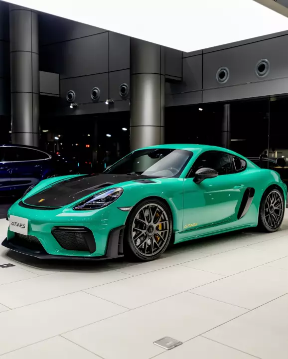 Porsche 718 Cayman GT4 RS (982) painted in Lighter Green