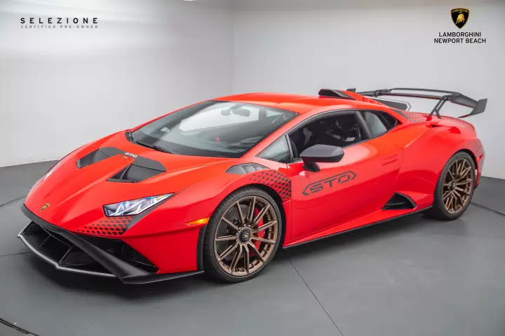 Lamborghini Huracán STO (LP640-2) painted in Rosso Mars