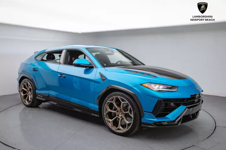 Lamborghini Urus Performante painted in Blu Uranus